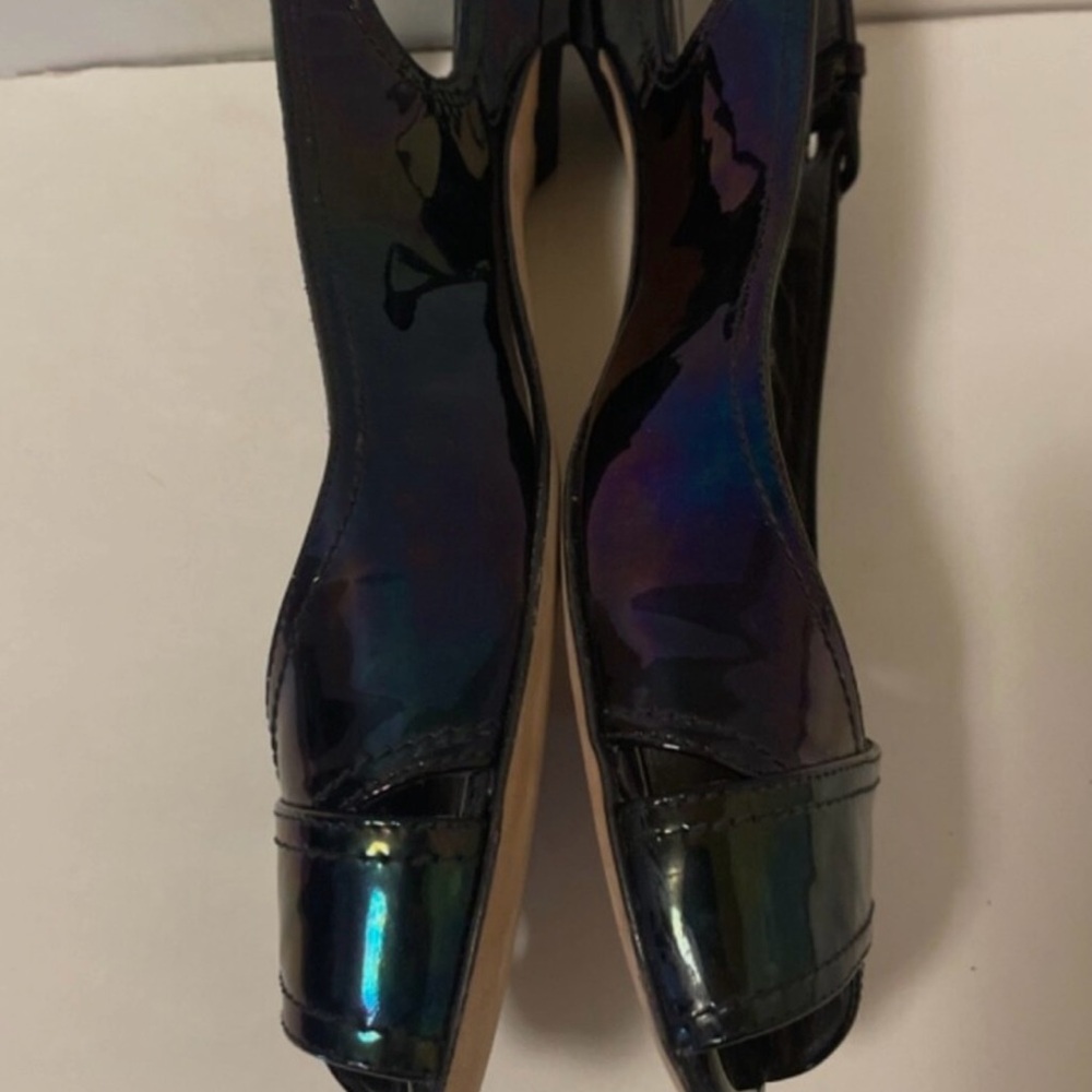 Iridescent Stuart Weitzman slingbacks - Picture 3 of 5